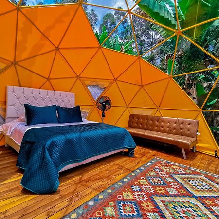 מלון סן פרנסיסקו Bajo El Cielo Glamping San Francisco מראה חיצוני תמונה